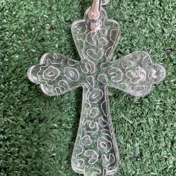 Acrylic cross necklace - Picture 3 of 3